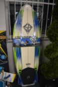*Surfboard 1.7m/5’8”