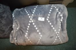 *Life Comfort Fleece Blanket Grey