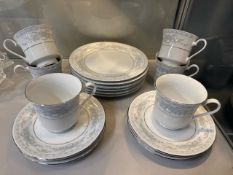 Crown Ming fine China 18 piece set