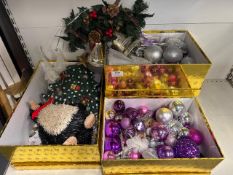 Quantity of Christmas decorations & boxes