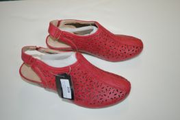 Cushion Walk Women’s Shoes Size: 5 (new)