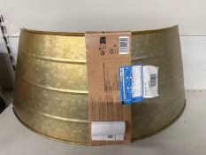 * Gold Metal finish Christmas tree skirt (only half the skirt)