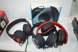 3x Headphones, and a Flat Screen Cleaner