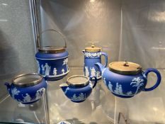 5x Wedgewood dark blue jasperware