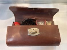 Vintage Men’s grooming kit in travel case