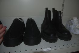 Pair of Slipper and a Pair of Boots Size: 3