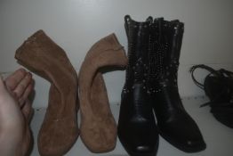 2x Pairs of Boots Shoes Size: 3