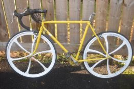 Gazelle Road 300 Yellow 21” Racing Bicycle (no saddle)
