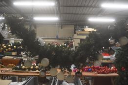*Grey, Silver, & White Light Up Christmas Garland (salvage)