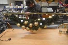 *5ft Light Up Christmas Garland on Decorative Pole (salvage)