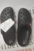 *Crocs Size: Men’s 10/Women’s 12