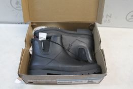 1 BOXED WEATHERPROOF LADIES FUR LINED BOOTS UK SIZE 8 RRP Â£39