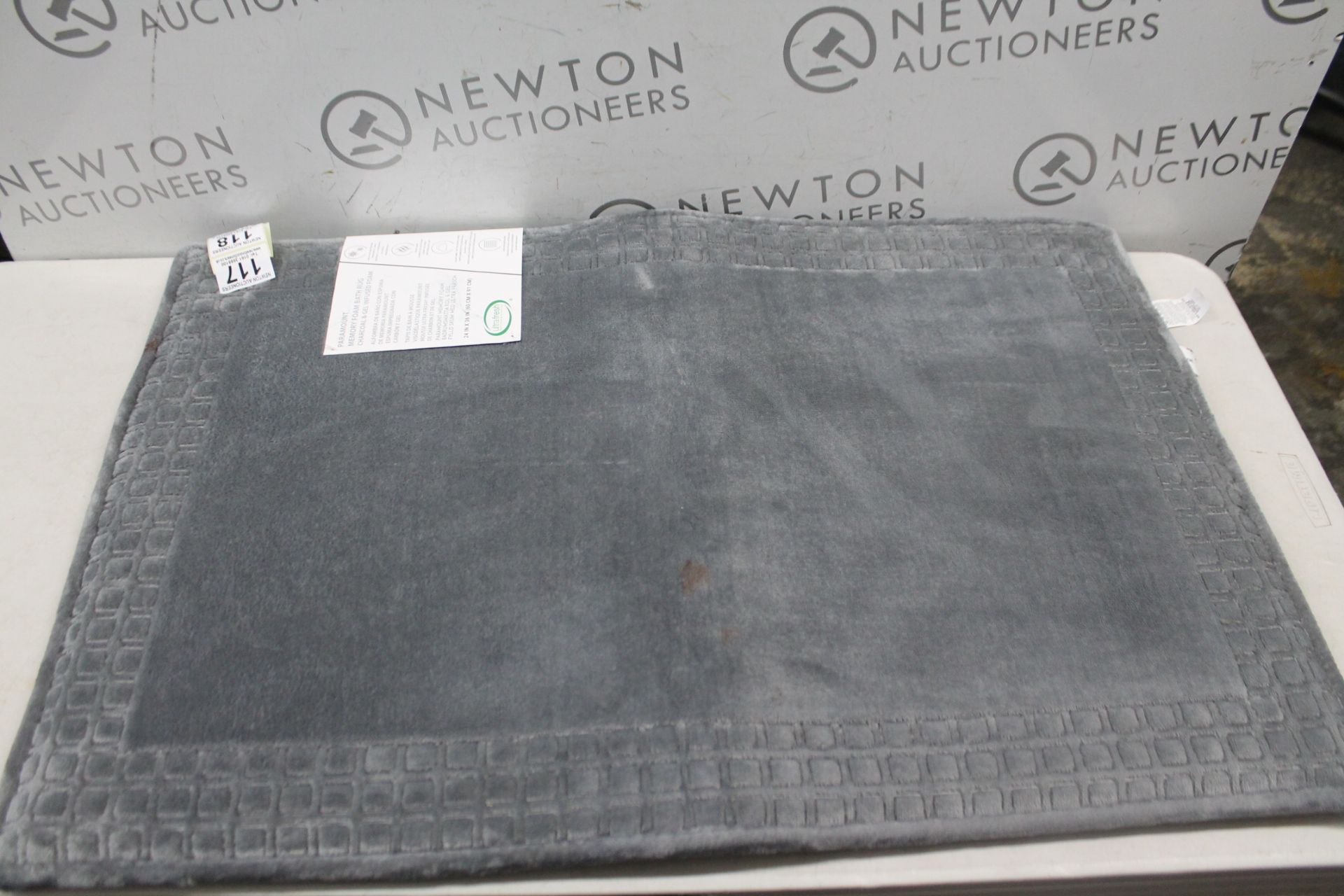1 PARAMOUNT MEMORY FOAM PLUSH BATH MAT RRP Â£24.99