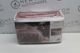 1 BAGGED KENSINGTON VELVET 3 PIECE BED SET IN BLUSH, DOUBLE RRP Â£59