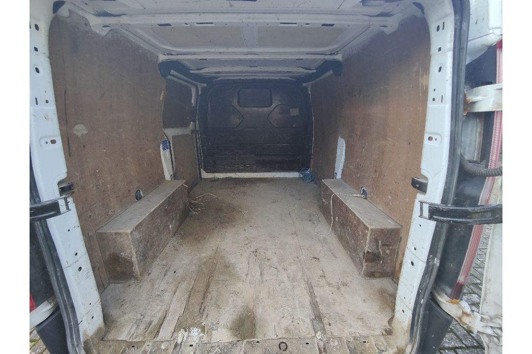 BV15 KNZ - Ford Transit Custom - Image 15 of 27