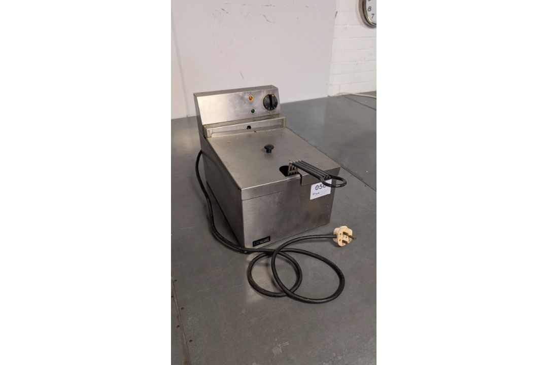 Lincat countertop single deep fat fryer - Image 2 of 5