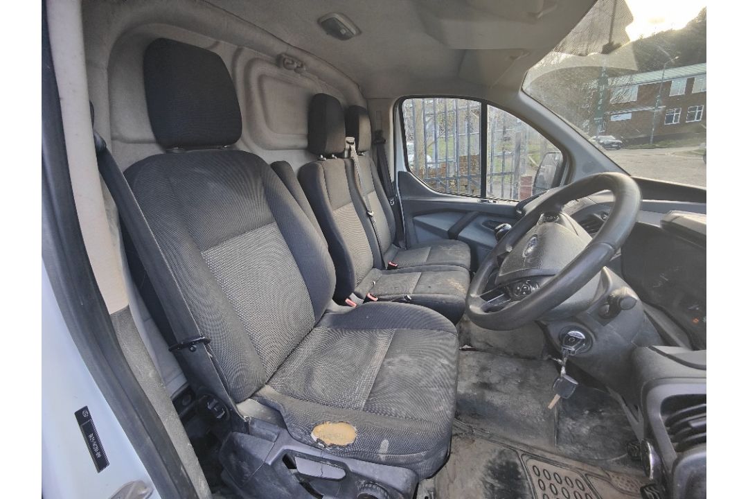 BV15 KNZ - Ford Transit Custom - Image 12 of 27