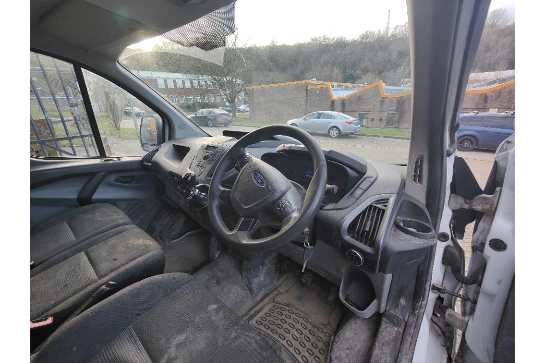 BV15 KNZ - Ford Transit Custom - Image 13 of 27