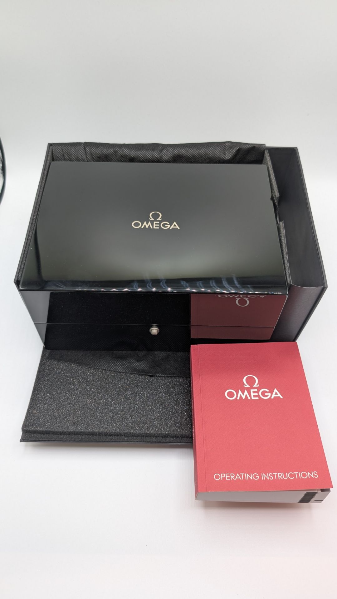 Omega Speedmaster Dark Side of the Moon Black Ceramic, Coated nylon fabric strap - Image 12 of 13