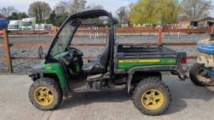 YJ66 KXW - John Deere Gator 825i UTV
