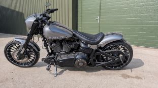 GU17 PJV - Harley Davidson Pro Street Breakout 1801 Screaming Eagle 110