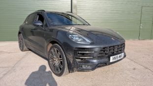 VN18 NWX - Porsche Macan Turbo - Performance Pack PDK
