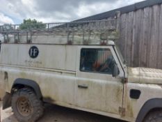 Land Rover Defender 110 Hard Top 2402cc
