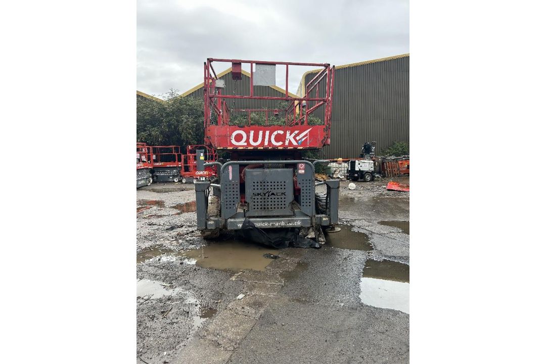 Skyjack SJ9241 14mtr Diesel Scissor Lift - Image 2 of 12