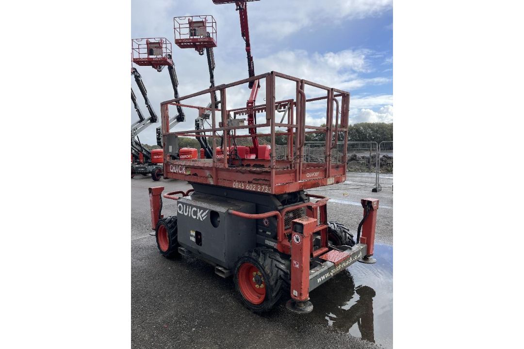 Skyjack SJ6832D 12mtr Diesel Scissor Lift - Image 5 of 25