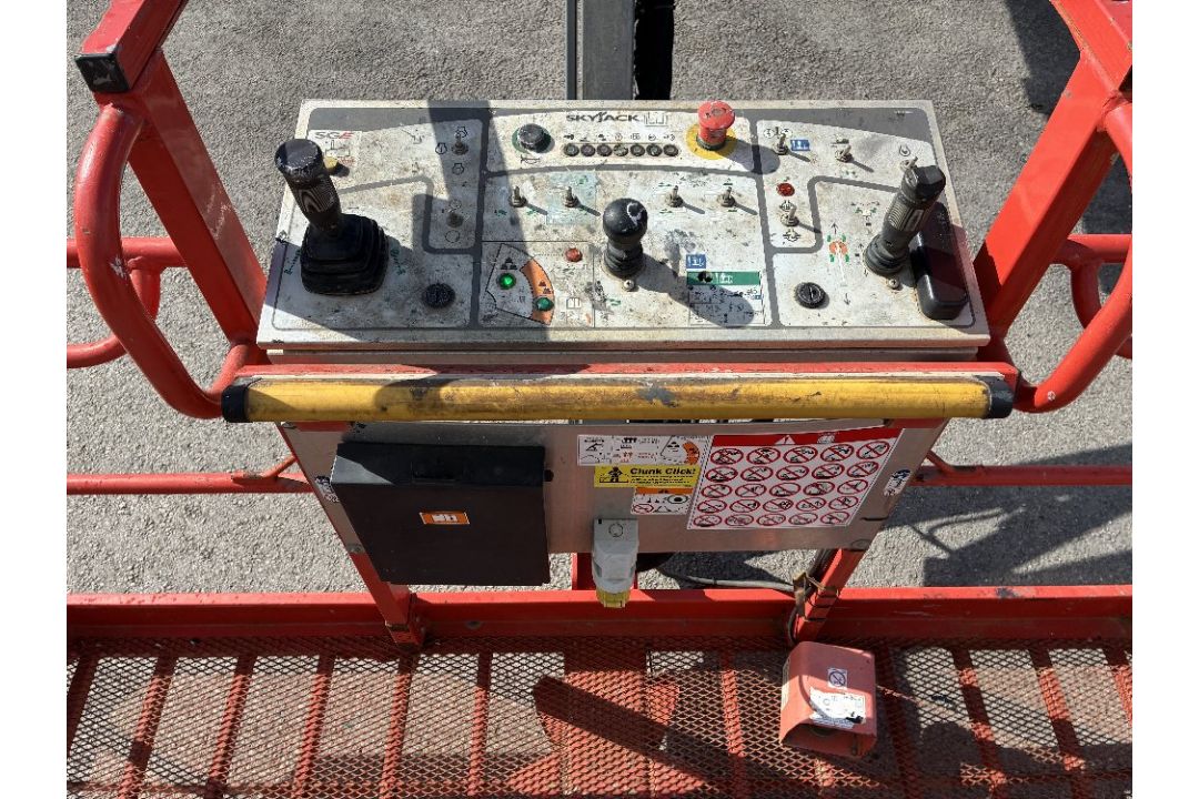 Skyjack SJ85AJ (CE) 26mtr Diesel Articulating Boom with Generator - Image 20 of 21