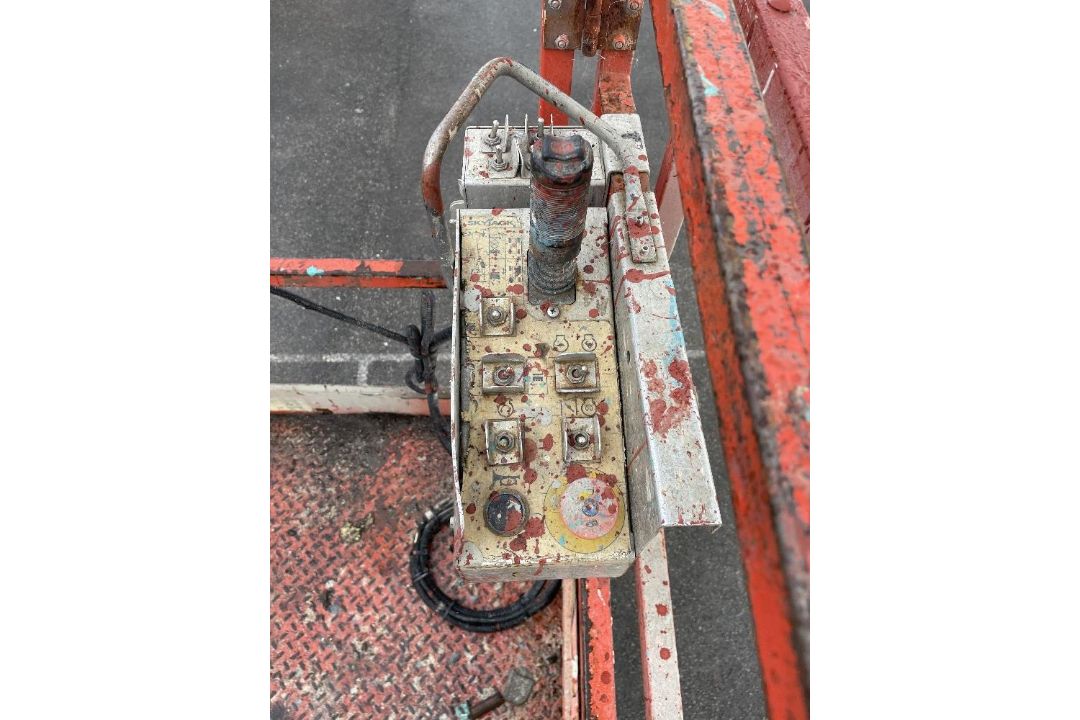 Skyjack SJ6832D 12mtr Diesel Scissor Lift - Image 22 of 25