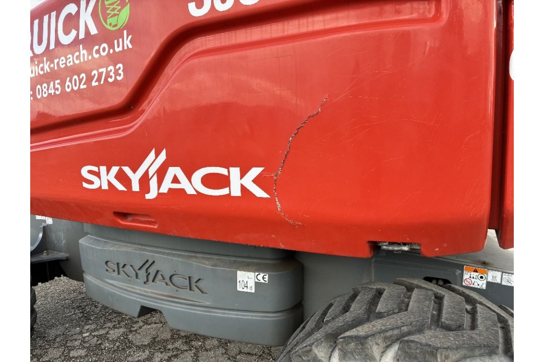 Skyjack SJ85AJ (CE) 26mtr Diesel Articulating Boom with Generator - Image 12 of 23