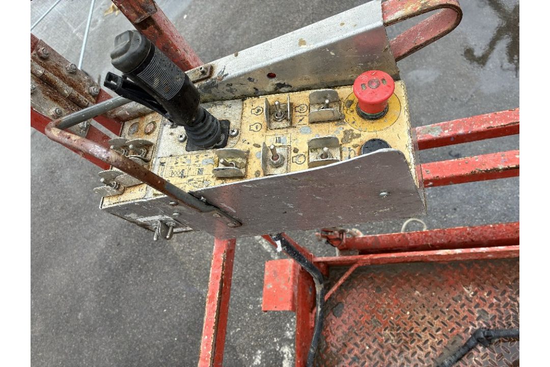 Skyjack SJ6832D 12mtr Diesel Scissor Lift - Image 7 of 16