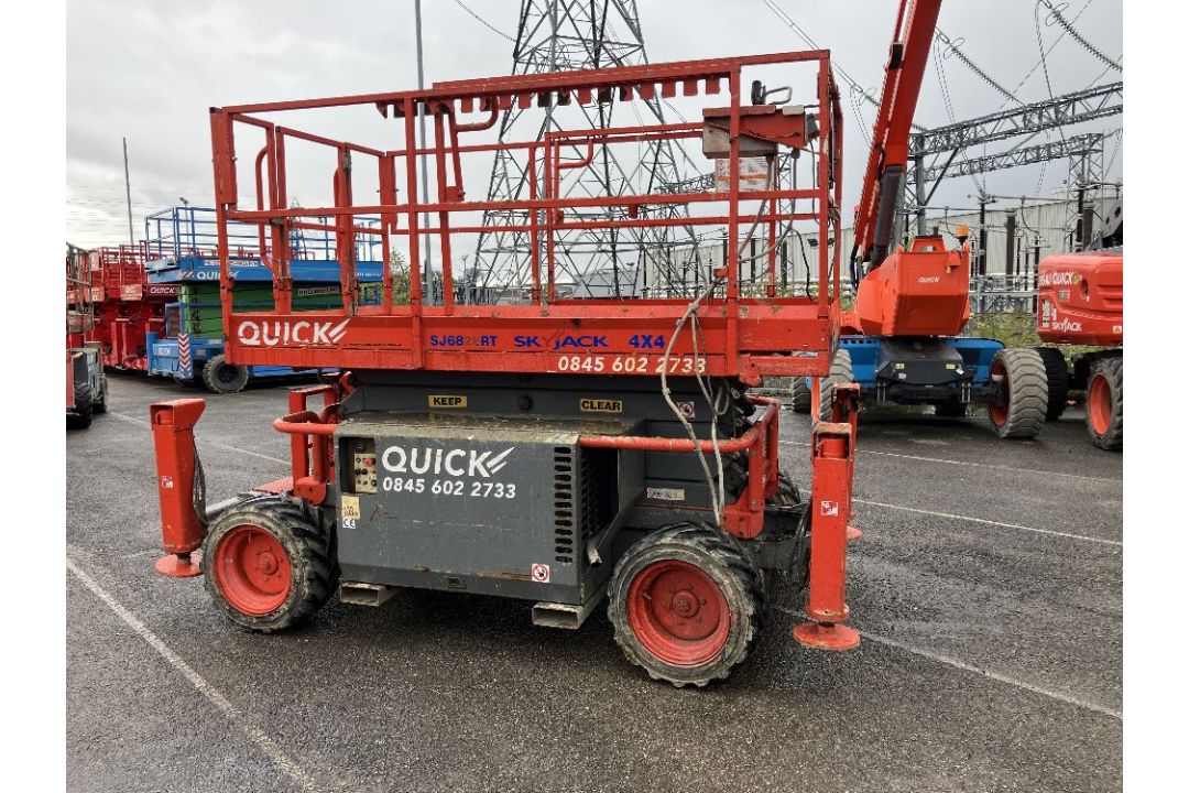 Skyjack SJ6832D 12mtr Diesel Scissor Lift - Image 3 of 12