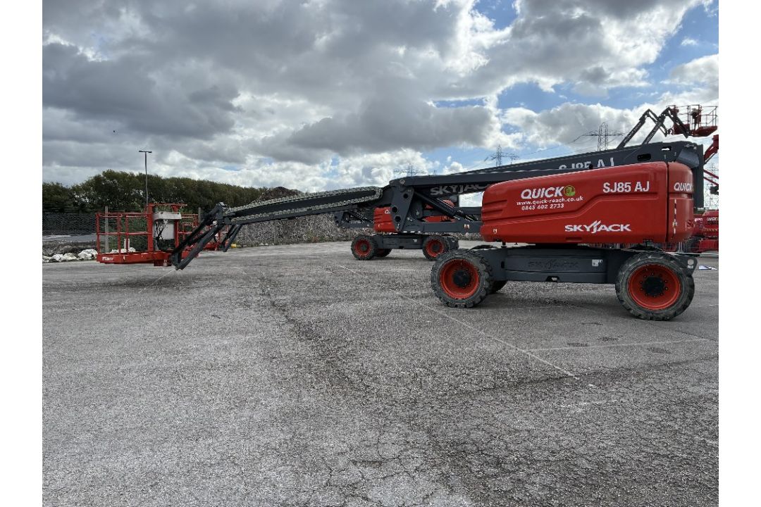 Skyjack SJ85AJ (CE) 26mtr Diesel Articulating Boom with Generator - Image 2 of 17
