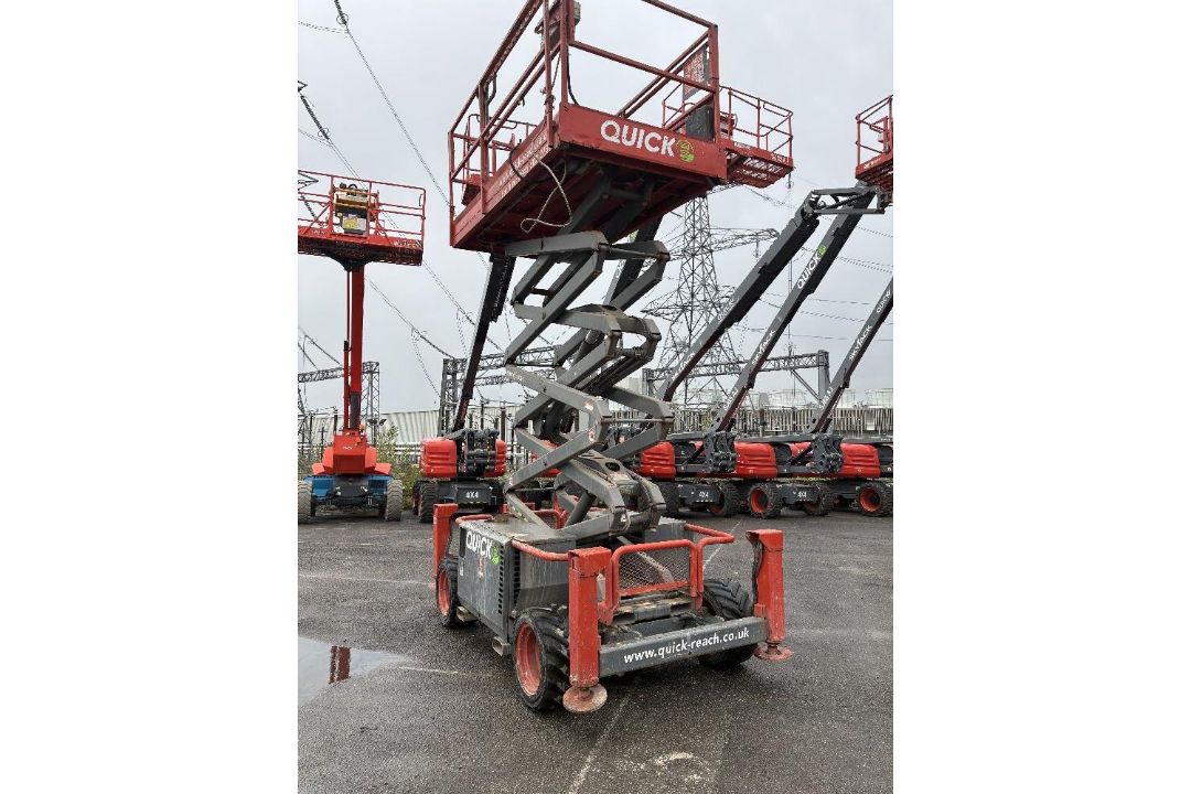 Skyjack SJ6832D 12mtr Diesel Scissor Lift - Image 13 of 16