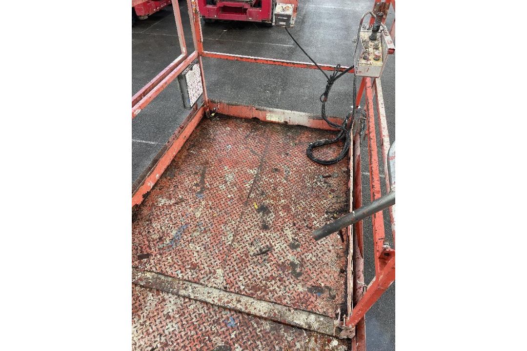Skyjack SJ6832D 12mtr Diesel Scissor Lift - Image 20 of 25