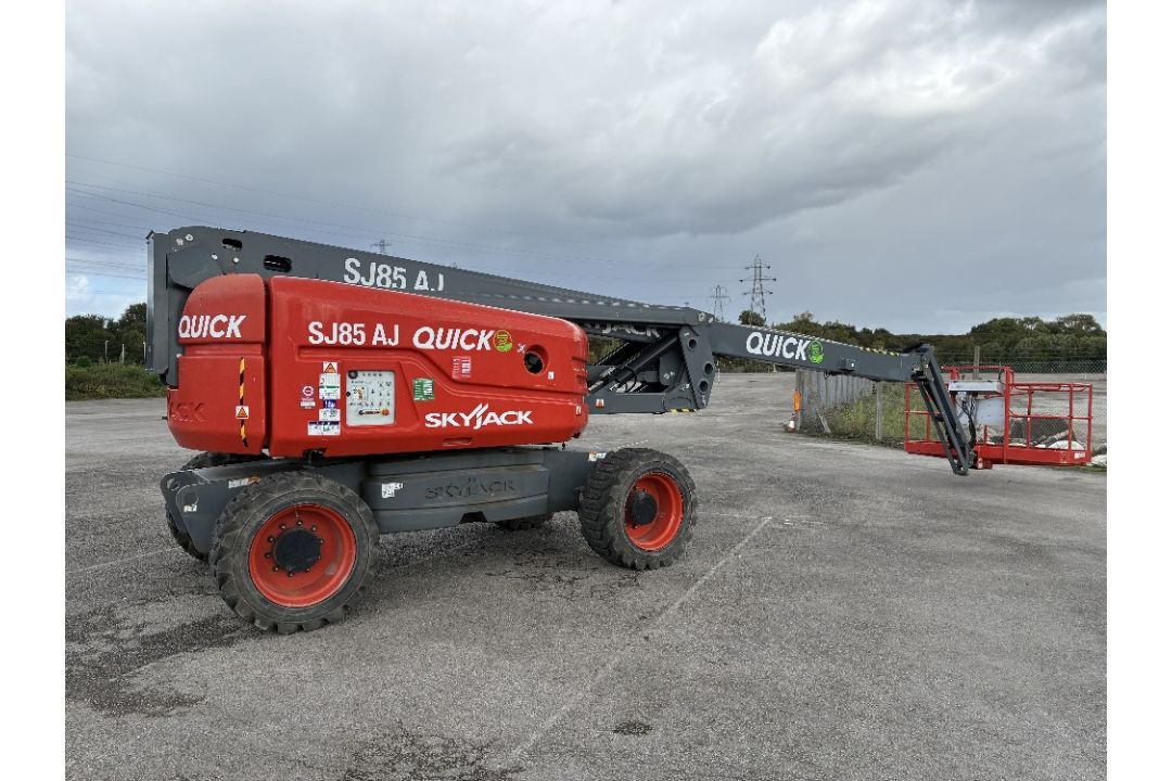 Skyjack SJ85AJ (CE) 26mtr Diesel Articulating Boom with Generator - Image 4 of 21