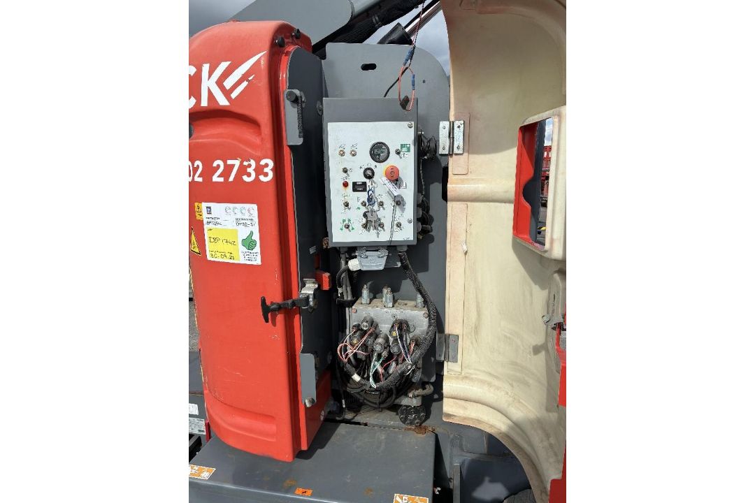 Skyjack SJ30ARJE 10m Narrow Electric Boom - Image 8 of 15
