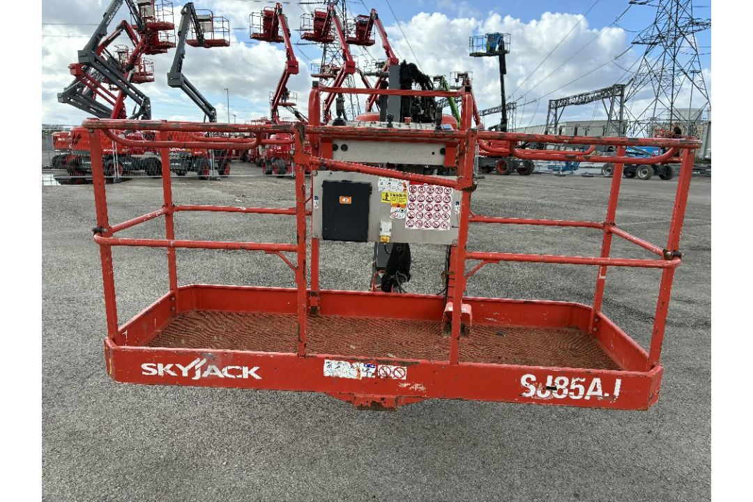 Skyjack SJ85AJ (CE) 26mtr Diesel Articulating Boom with Generator - Image 6 of 21