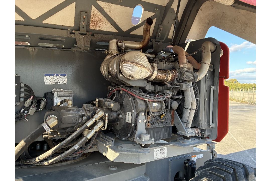 Skyjack SJ85AJ 26mtr Diesel Articulating Boom & Generator - Image 9 of 25
