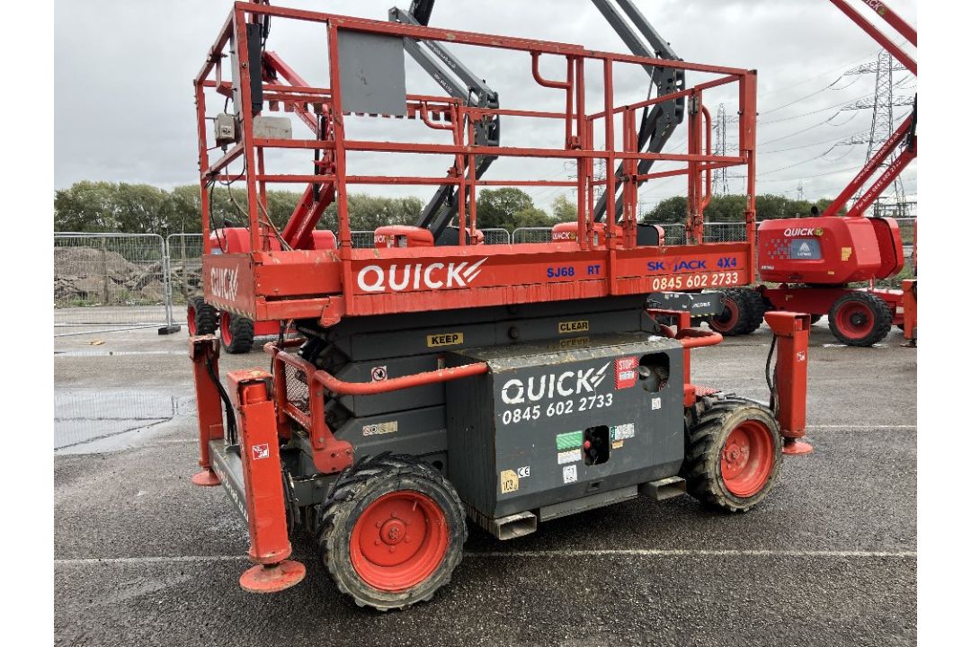 Skyjack SJ6832D 12mtr Diesel Scissor Lift - Image 2 of 12