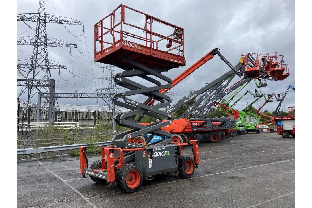 Skyjack SJ6832D 12mtr Diesel Scissor Lift - Image 8 of 12