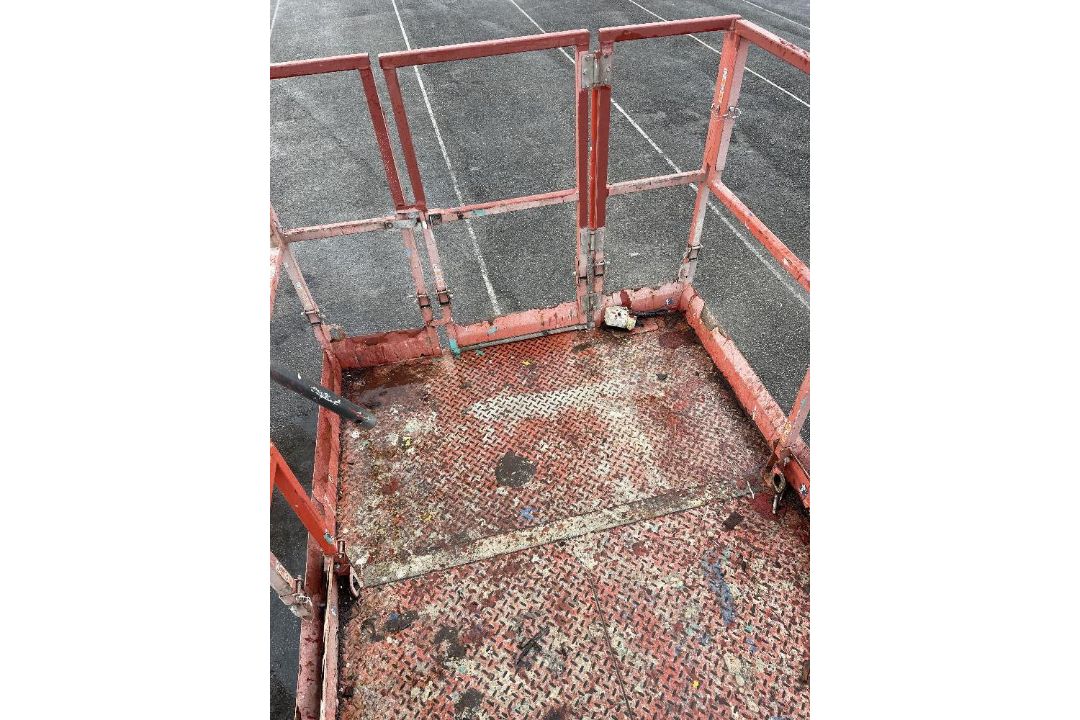Skyjack SJ6832D 12mtr Diesel Scissor Lift - Image 21 of 25