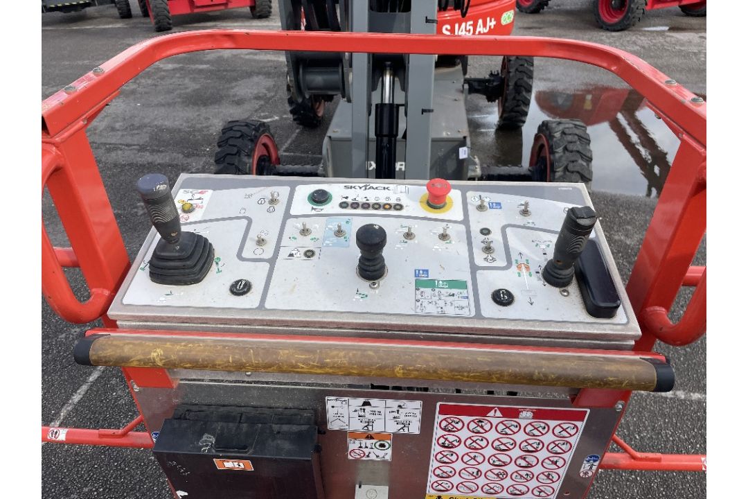 Skyjack SJ45AJXCE 15mtr Diesel Articulating Boom - Image 19 of 19