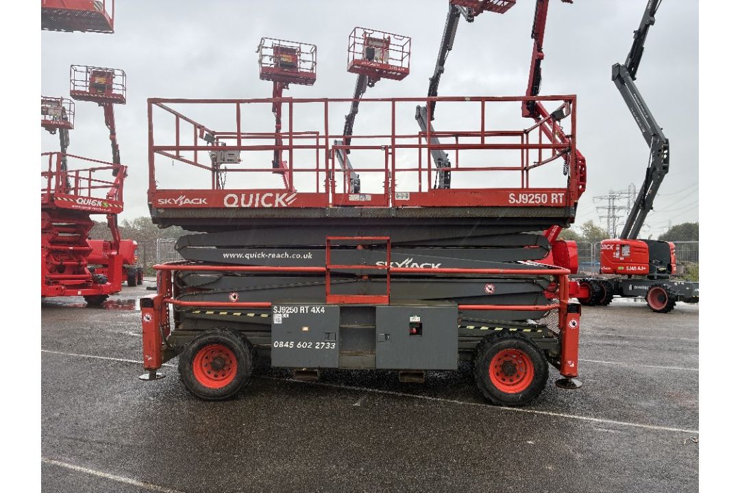 Skyjack SJ9250 17mtr Diesel Scissor Lift - Image 1 of 16