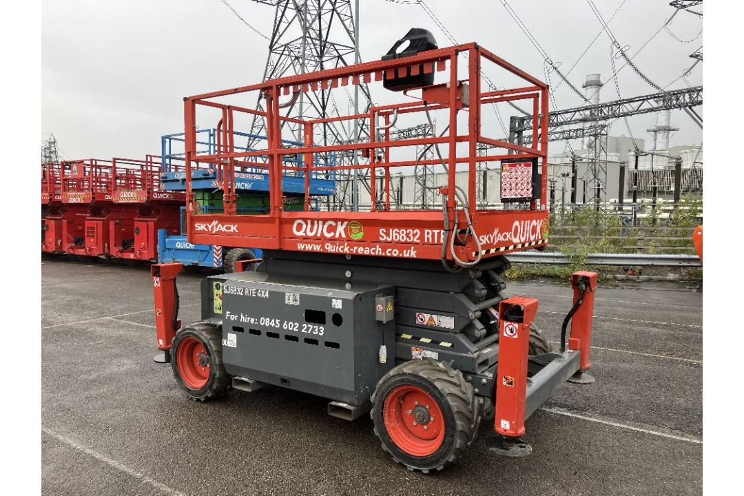 Skyjack SJ6832RT CE 12mtr Electric RT Scissor Lift - Hybrid - Image 2 of 15