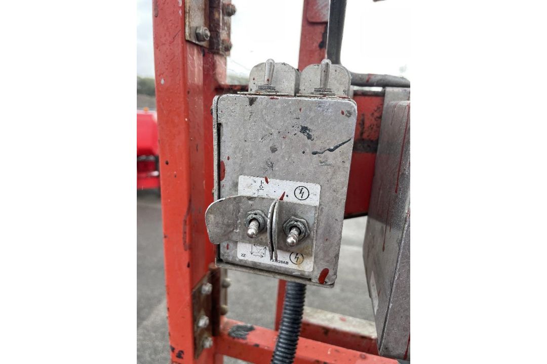 Skyjack SJ6832D 12mtr Diesel Scissor Lift - Image 24 of 25