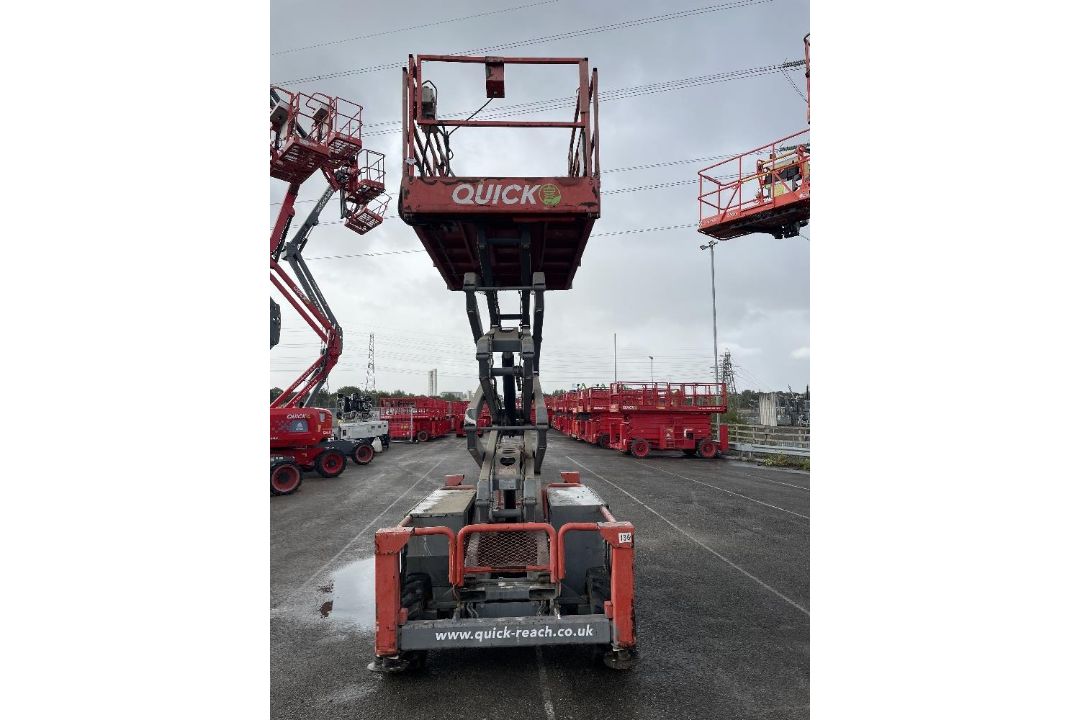 Skyjack SJ6832D 12mtr Diesel Scissor Lift - Image 17 of 25