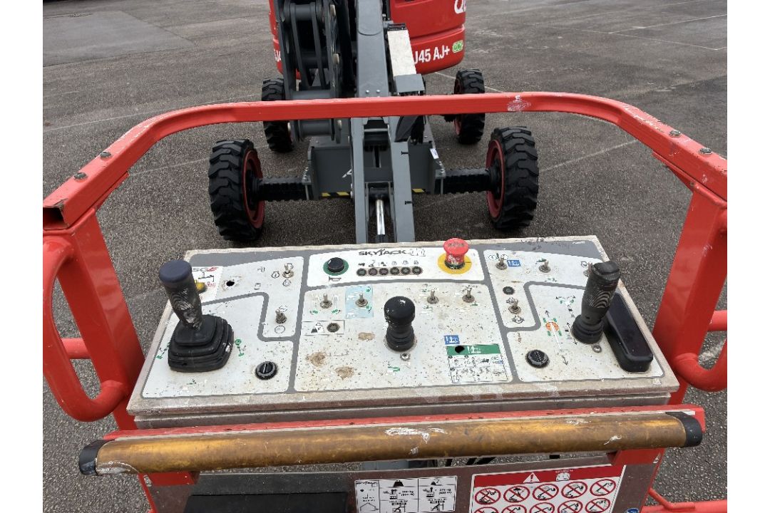 Skyjack SJ45AJXCE 15mtr Diesel Articulating Boom - Image 21 of 22